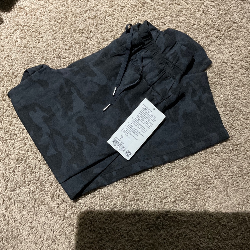 Lululemon on the fly crop 23”